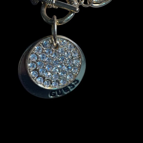 Guess Toggle Bracelet Gold Tone Chain Crystal Logo Charm Glam Chunky Jewelry - Picture 7 of 8